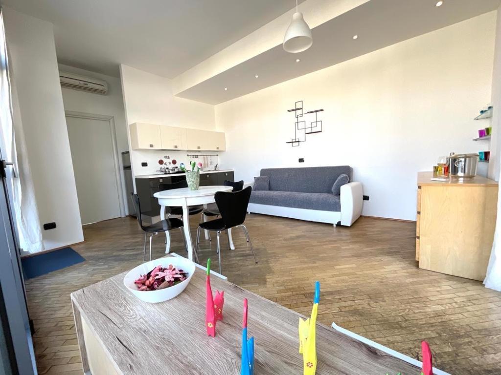 Your Apartments In Navigli District Милан Экстерьер фото